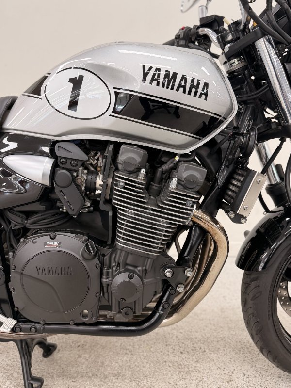 2015 YAMAHA XJR1300 Silver