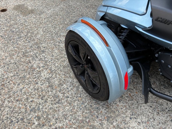 2021 BRP SPYDER F3 LIMITED (SE6) SILVER