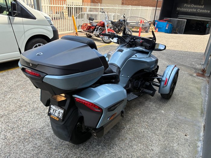 2021 BRP SPYDER F3 LIMITED (SE6) SILVER