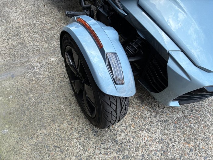 2021 BRP SPYDER F3 LIMITED (SE6) SILVER