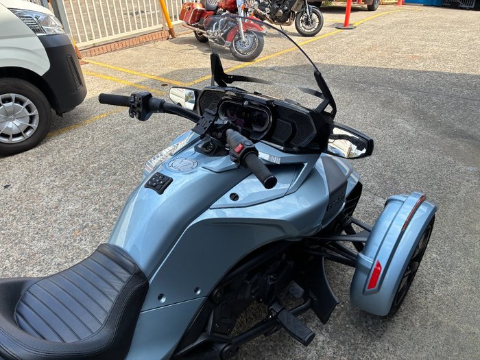 2021 BRP SPYDER F3 LIMITED (SE6) SILVER