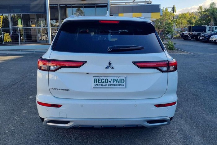 2024 Mitsubishi Outlander LS