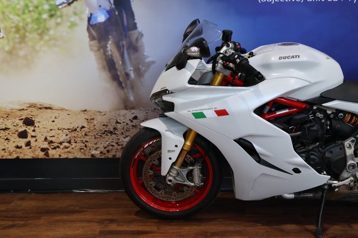 2017 Ducati SUPERSPORT S WHITE