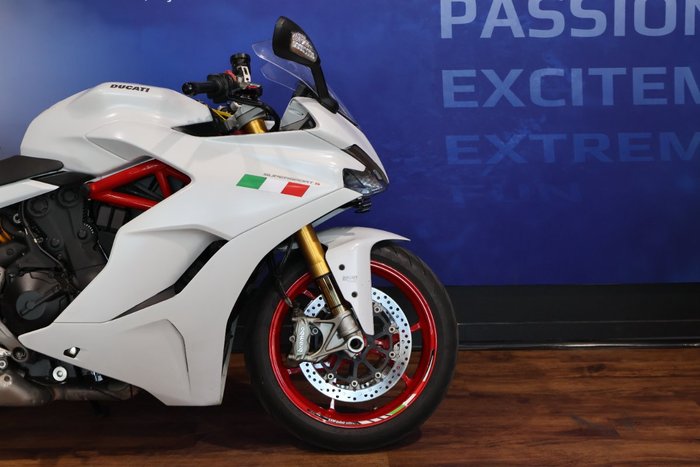 2017 Ducati SUPERSPORT S WHITE