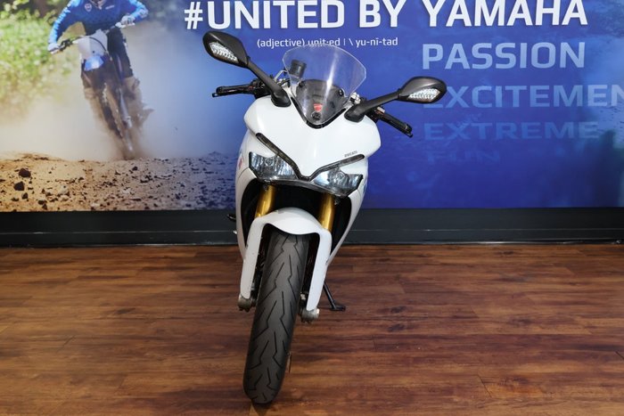 2017 Ducati SUPERSPORT S WHITE
