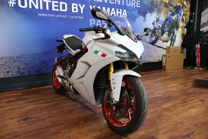 2017 Ducati SUPERSPORT S WHITE