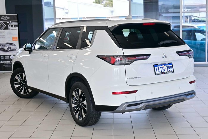 2025 Mitsubishi Outlander LS
