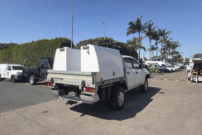 2021 Mitsubishi Triton GLX