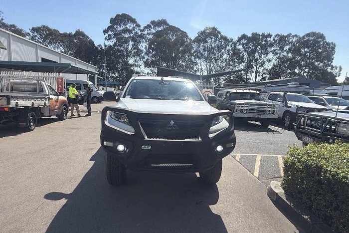 2021 Mitsubishi Triton GLX