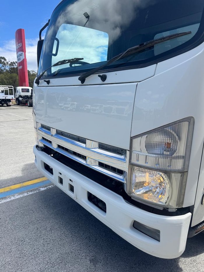 2010 Isuzu N Series NPR 200/275 Premium