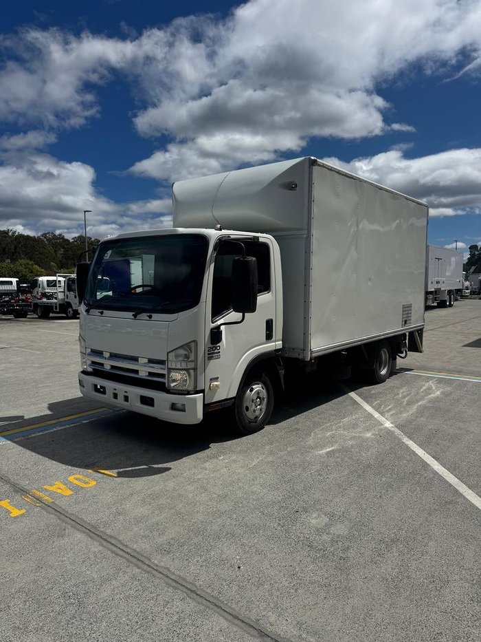 2010 Isuzu N Series NPR 200/275 Premium