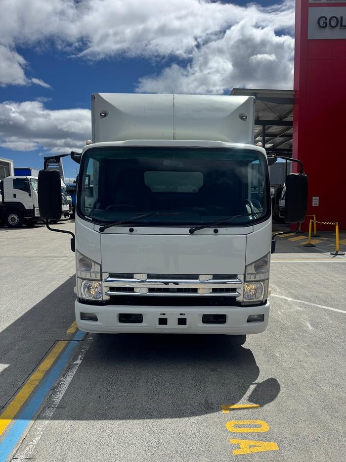 2010 Isuzu N Series NPR 200/275 Premium