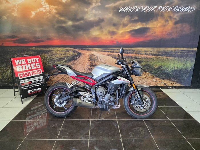 2017 Triumph STREET TRIPLE RS SILVER/RED