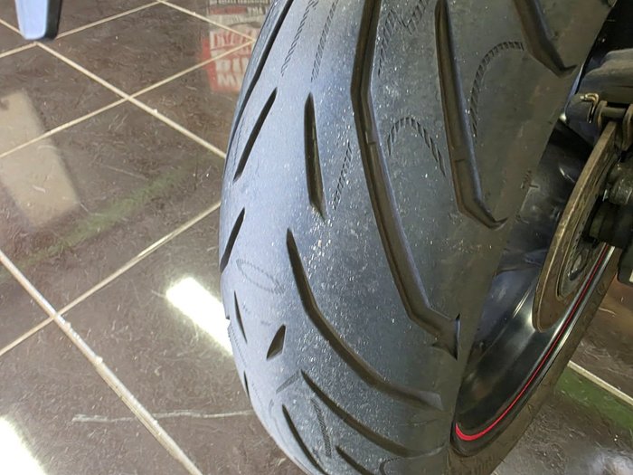 2017 Triumph STREET TRIPLE RS SILVER/RED