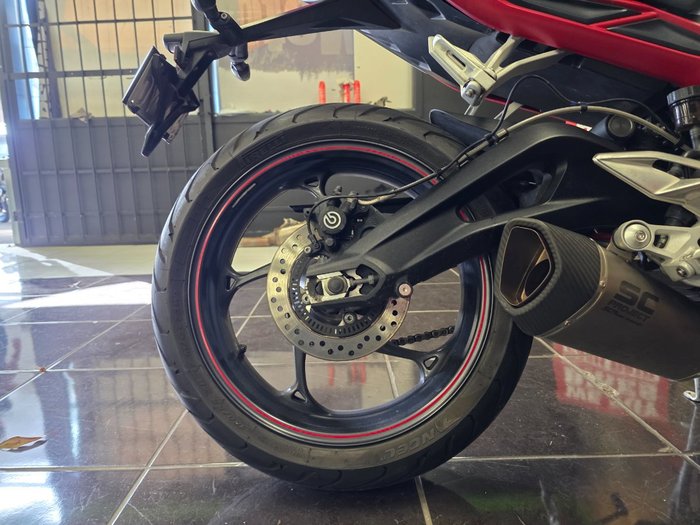 2017 Triumph STREET TRIPLE RS SILVER/RED