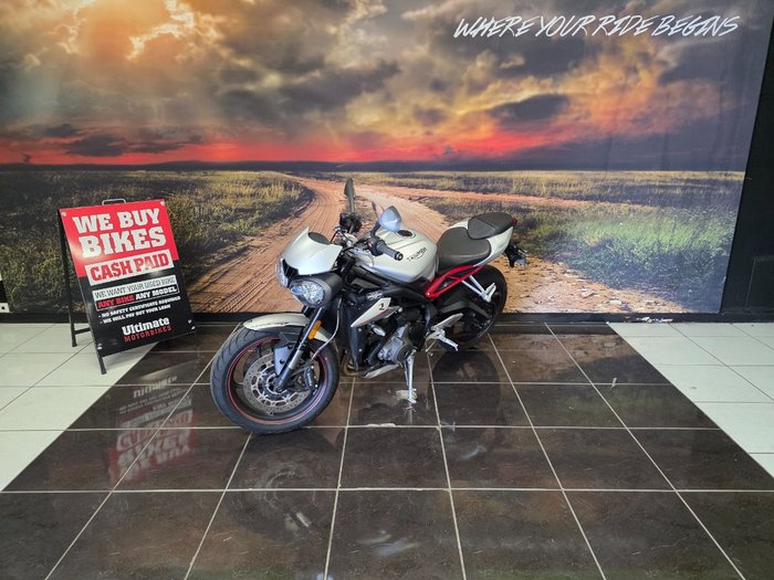 2017 Triumph STREET TRIPLE RS SILVER/RED