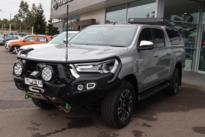 2021 Toyota Hilux SR5