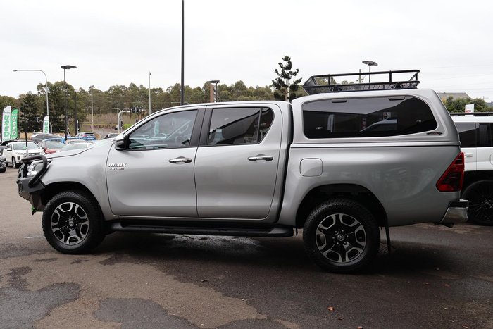 2021 Toyota Hilux SR5