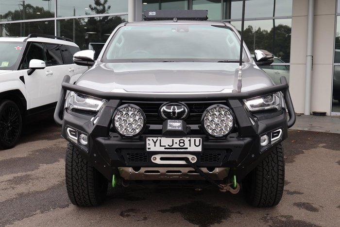 2021 Toyota Hilux SR5