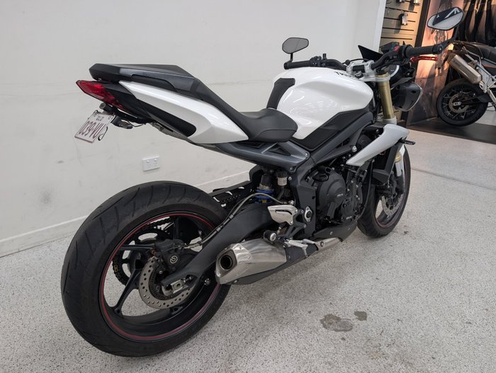 2016 Triumph STREET TRIPLE 660 White
