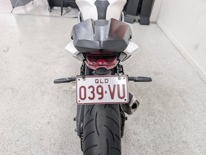 2016 Triumph STREET TRIPLE 660 White