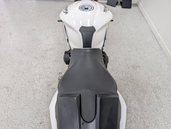2016 Triumph STREET TRIPLE 660 White