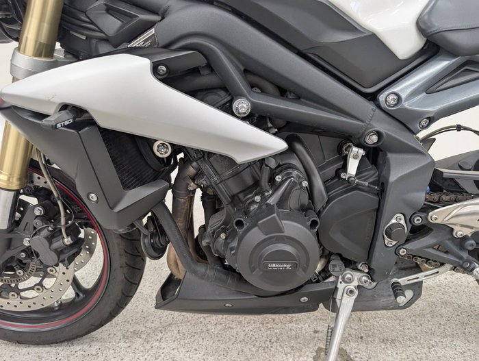 2016 Triumph STREET TRIPLE 660 White