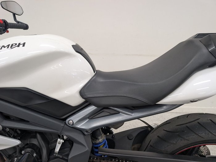 2016 Triumph STREET TRIPLE 660 White