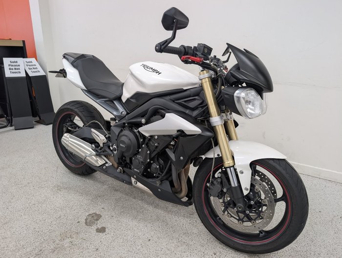 2016 Triumph STREET TRIPLE 660