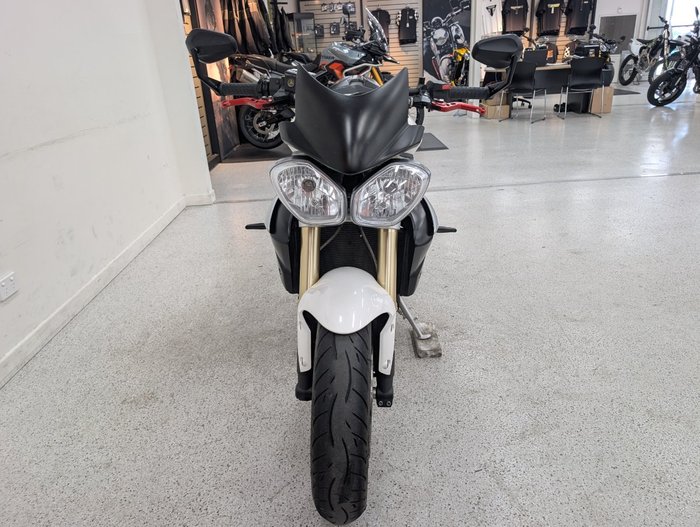 2016 Triumph STREET TRIPLE 660