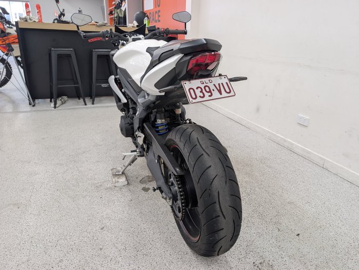 2016 Triumph STREET TRIPLE 660 White
