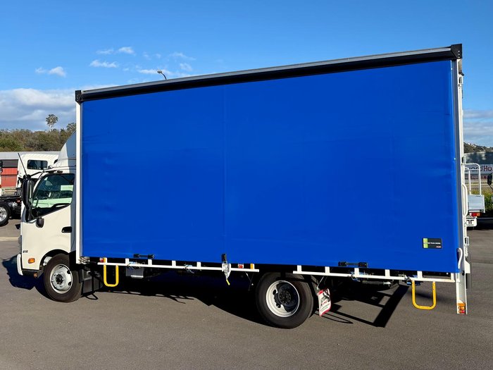 2025 Hino 300 Series 816