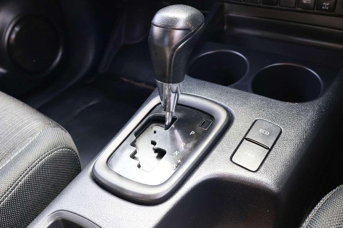 2023 Toyota Hilux SR