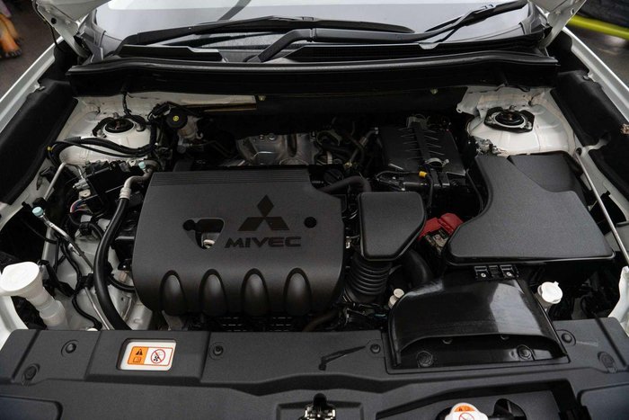 2020 Mitsubishi Outlander ES
