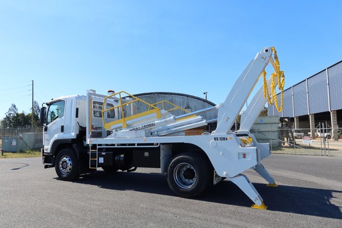 2016 Isuzu F Series FVR165-300