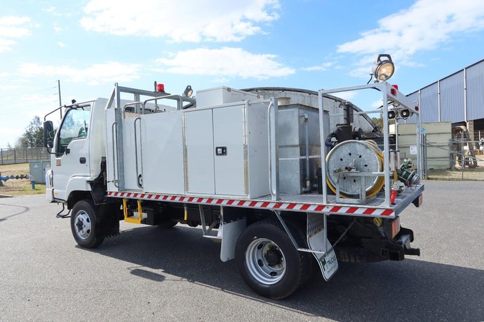 2006 Isuzu N Series NPS 300