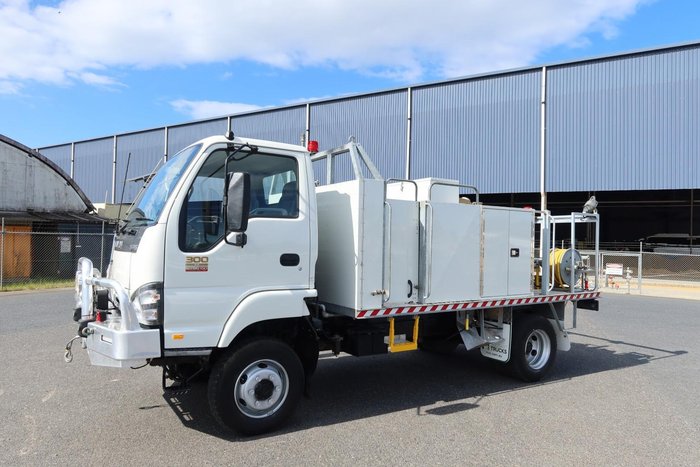 2006 Isuzu N Series NPS 300