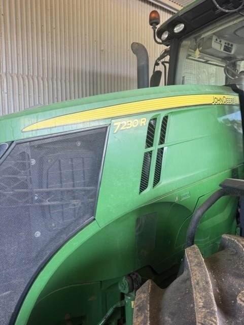 2017 John Deere 7230R