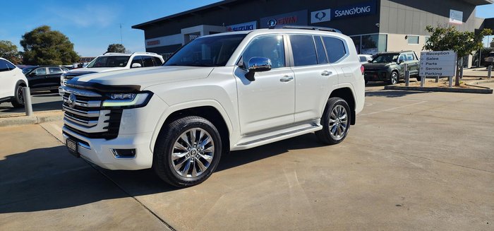 2024 Toyota Landcruiser Sahara ZX