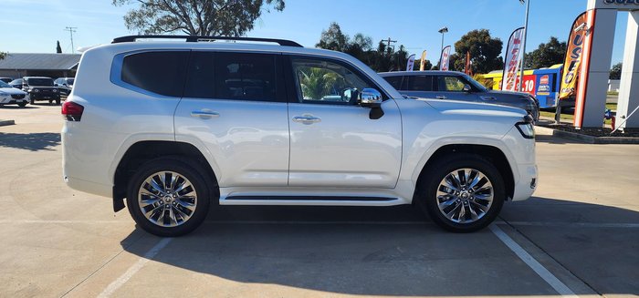 2024 Toyota Landcruiser Sahara ZX