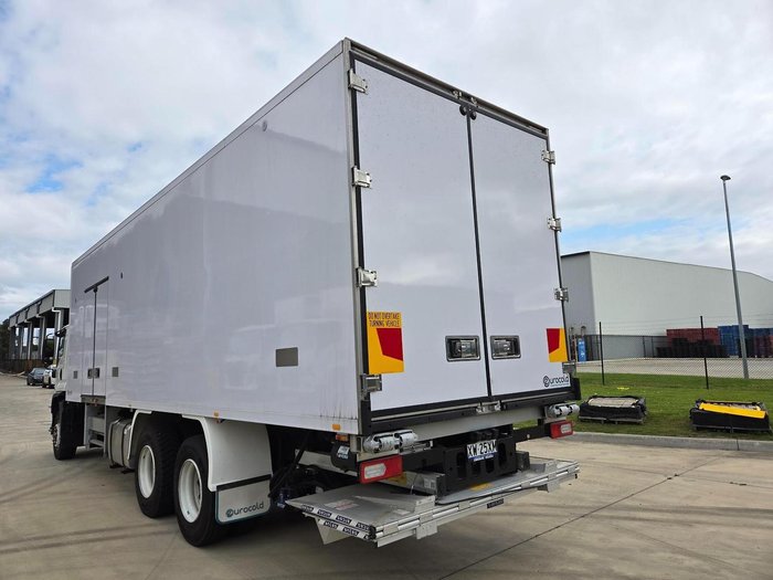 2025 Isuzu Fvl 240-300 14 Pallet Freezer And Lift