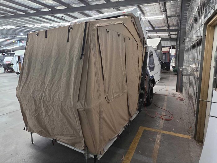 2022 Track Trailer Tvan