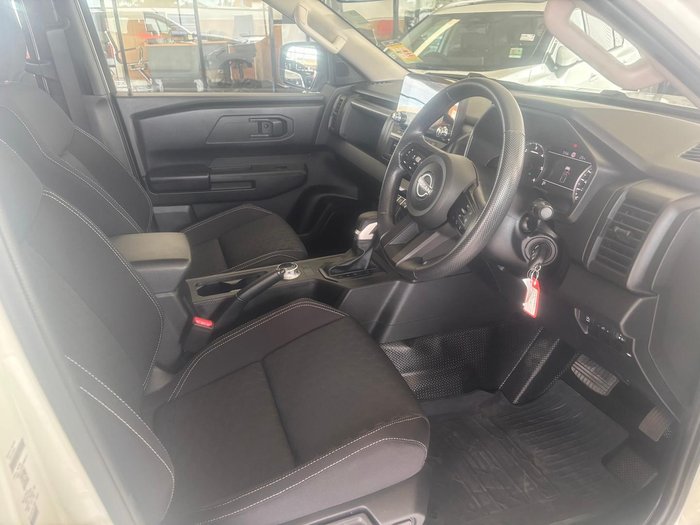 2025 Nissan Navara SL