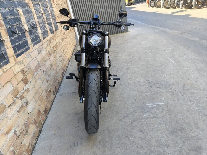 2026 HARLEY-DAVIDSON BREAKOUT 117 (FXBR) ROAD BLACK DENIM