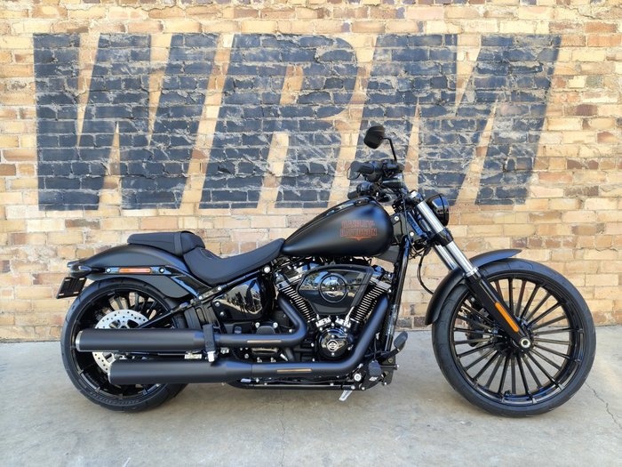 2026 HARLEY-DAVIDSON BREAKOUT 117 (FXBR) ROAD BLACK DENIM