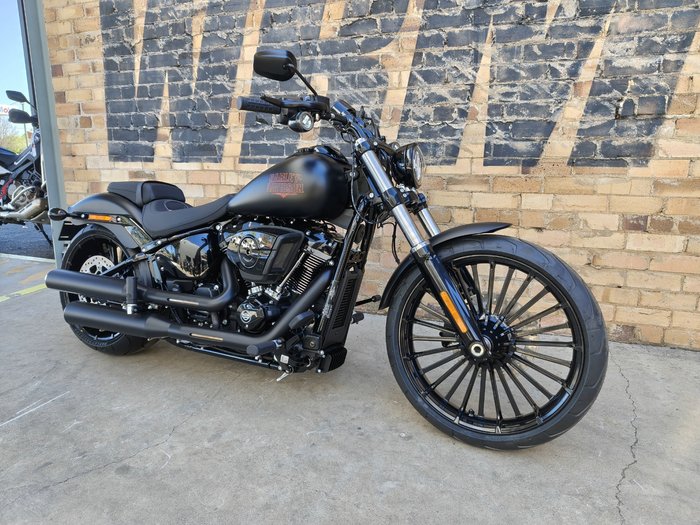 2026 HARLEY-DAVIDSON BREAKOUT 117 (FXBR) ROAD BLACK DENIM