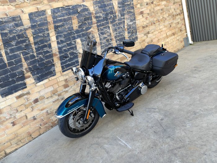 2026 HARLEY-DAVIDSON HERITAGE CLASSIC 117 (FLHC) ROAD TEAL THUNDER