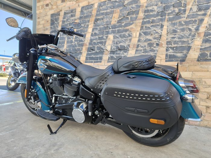 2026 HARLEY-DAVIDSON HERITAGE CLASSIC 117 (FLHC) ROAD TEAL THUNDER
