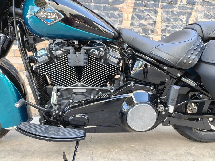 2026 HARLEY-DAVIDSON HERITAGE CLASSIC 117 (FLHC) ROAD TEAL THUNDER