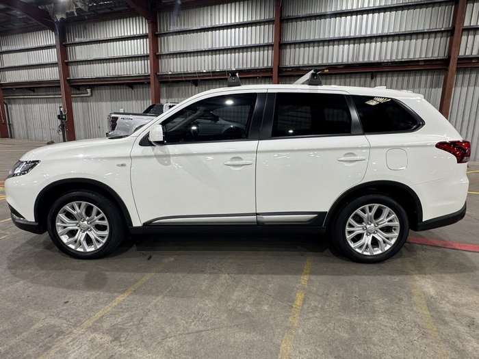 2021 Mitsubishi Outlander ES